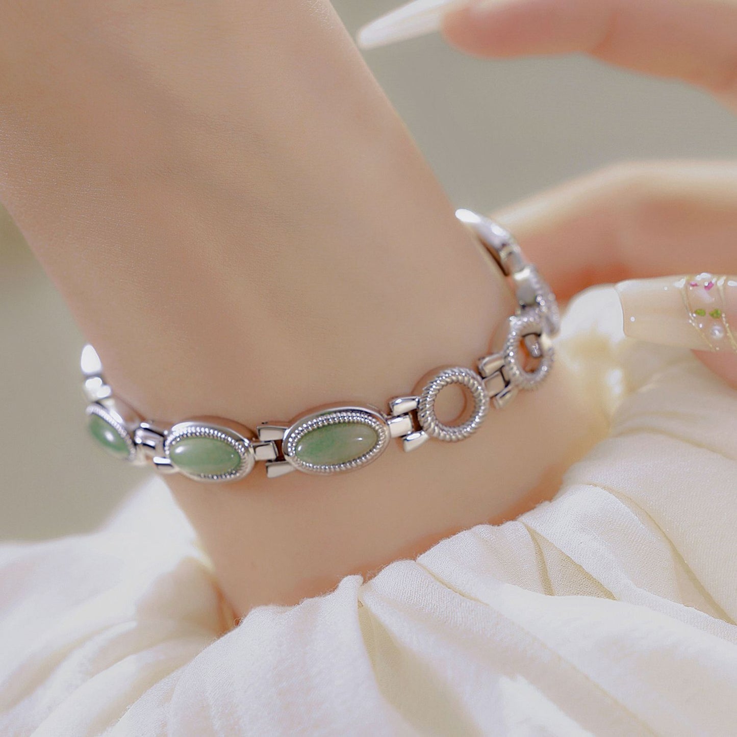 Ladies Waterproof Retro Chain Watch